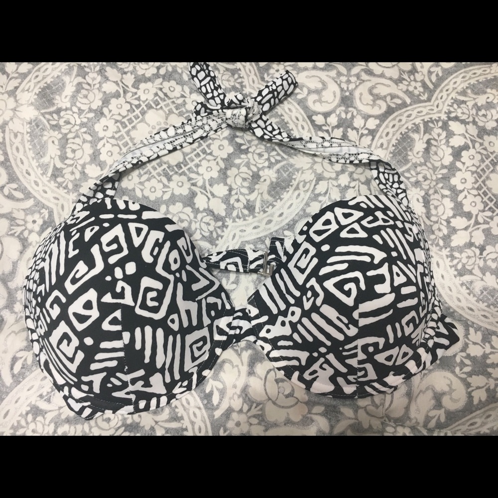 Cute Bikini Top with underwire Size 12